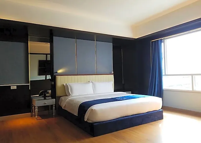 Sapphire Silom