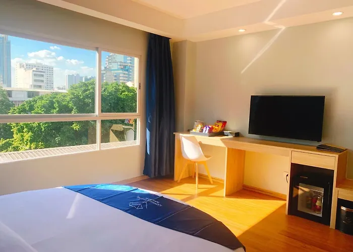 Sapphire Silom